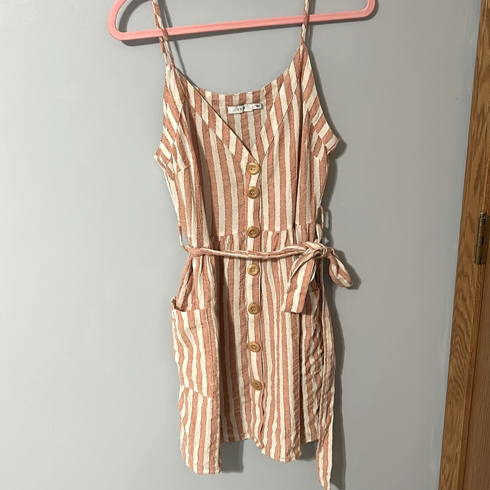 Size L Lush dress. Never worn